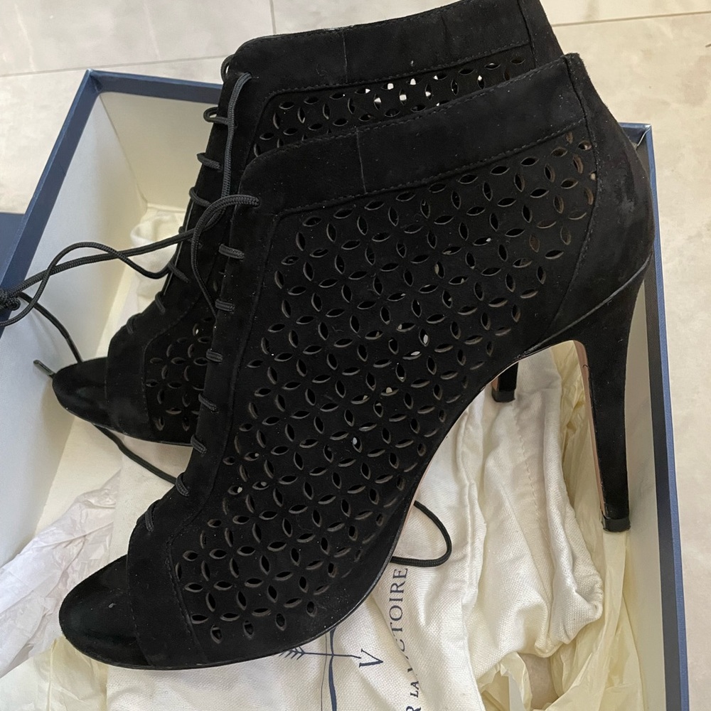 Size 9.5 black suede bootie